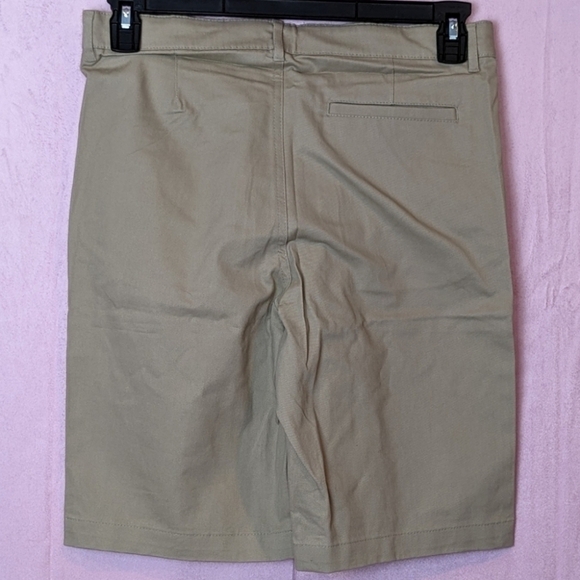 Old Navy Built in Flex Twill Straight Uniform Knee Length Neutral Tan Shorts - Picture 2 of 5